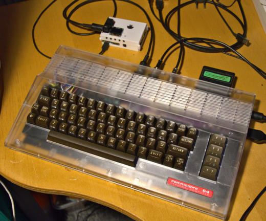 MaxFake64, Commodore 64 kompletně z nových součástek
