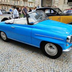 Pár fotek automobilových veteránů…