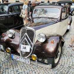 Pár fotek automobilových veteránů…