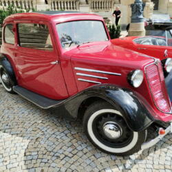 Pár fotek automobilových veteránů…