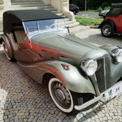 Pár fotek automobilových veteránů…