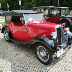 Pár fotek automobilových veteránů…