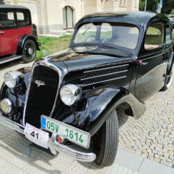 Pár fotek automobilových veteránů…