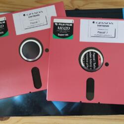 Archivováno: 2x 5.25″ disketa z publikace Pascal 7.0 (Pavel Mikula)