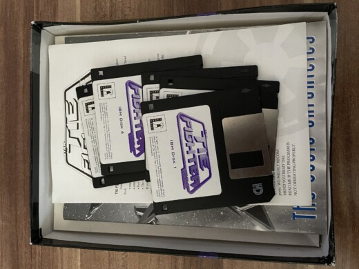 Krabice: TIE Fighter aneb pět disket čisté imperiální propagandy