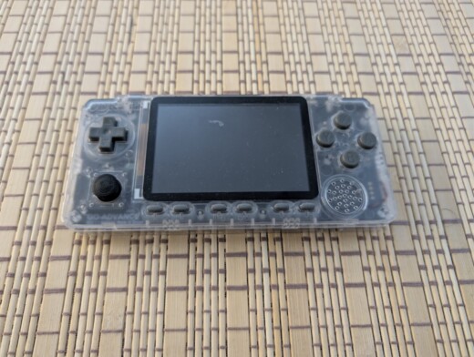 Jaká je přenosná konzole Odroid GO Advanced V2