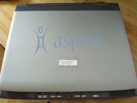 Acer Aspire 1203XV – z odpadu noťas pro Win98 a DOS