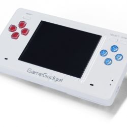 Další přenosná retro konzole na obzoru - GameGadget