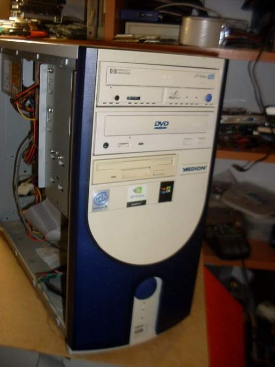 medion-case.jpg